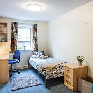 Apartment Joivy Budget 2, 4, 5 And 6 Bed Private Flats, In Historic Old Town (adults Only), Edinburgh
