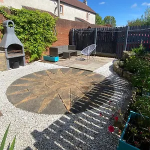 Apartment Cosy With Free Parking Close To Airport, Edinburgh