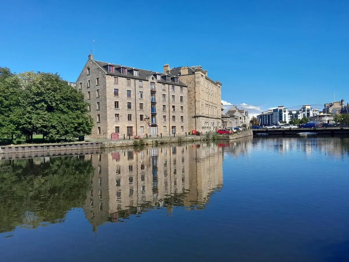 1 Bedroom Flat In Historic Cooperage Apartments Leith Edinburgh