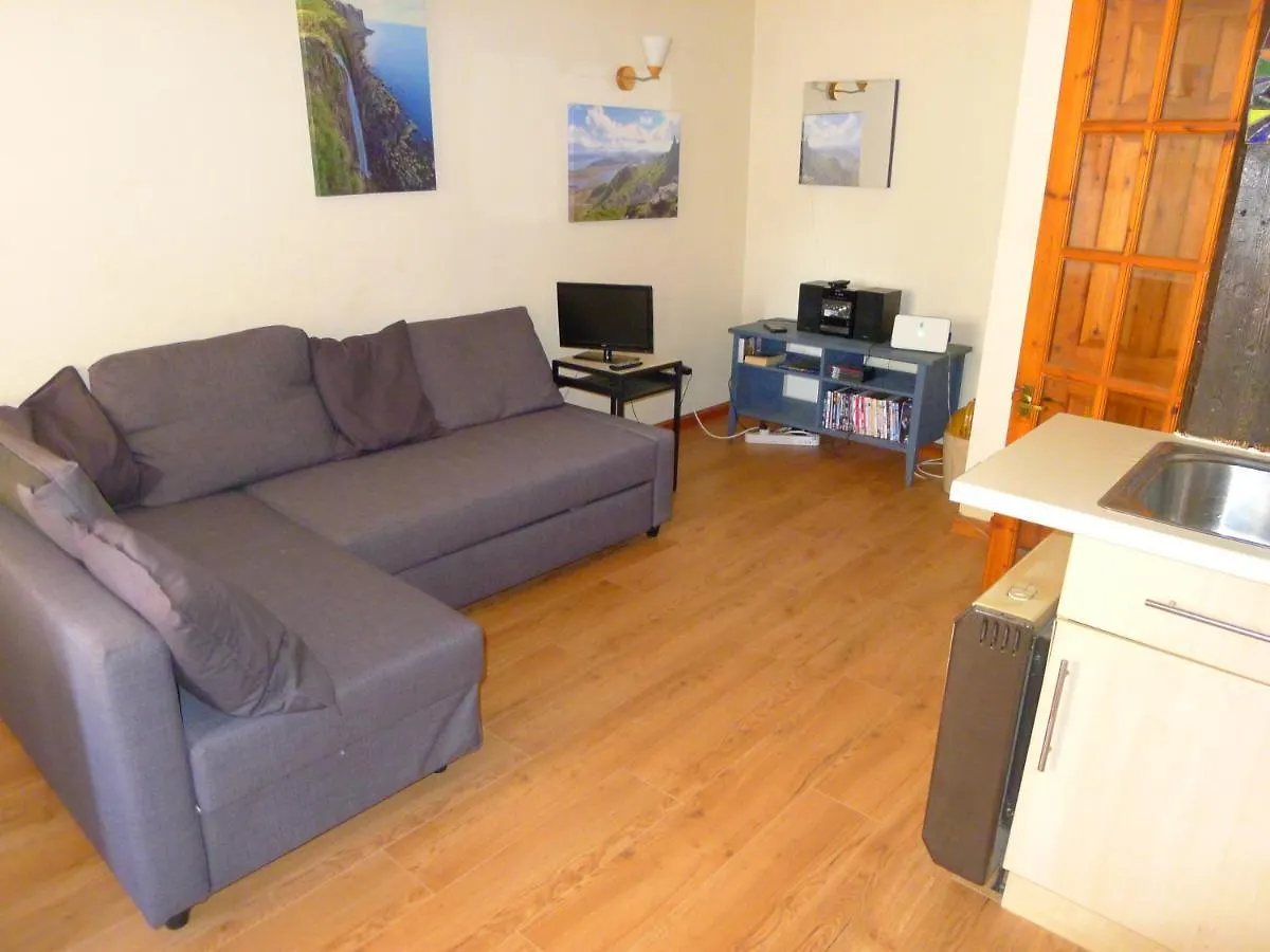 1 Bedroom Flat In Historic Cooperage Apartments Leith Edinburgh 0*,  United Kingdom